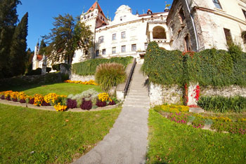 Dvorec Viltuš velja za enega najlepših grajskih objektov v Sloveniji.