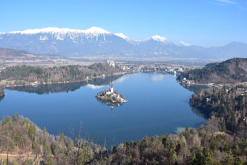 Mala Osojnica nad Bledom je ponaša z najbolj prepoznavnim razgledom na Blejsko jezero, ki ga hodijo občudovati turisti iz vsega sveta.