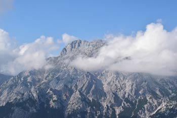 Rzenik je gora nad Bohinjsko Belo z odličnim razgledom na osrednje Kamniško-Savinjske gore.