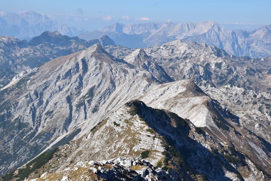 Tolminski Kuk je razglendik na katerem so Julijske Alpe kot na dlani. Je najvišji vrh SPodnjih Bohinjskih gora, kjer se lepo vidi Krn pa tudi Veliko Špičje.