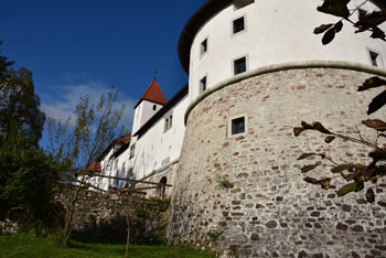 Grad Turjak je eden izmed najmogočnejših gradov v Sloveniji.