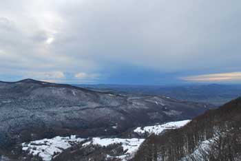 Križna gora je razgledna vzpetina na pogorju Hrušica. Ponaša se z visokim razglednim stolpom.