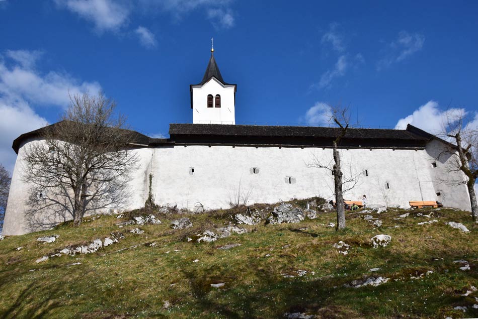Protiturški tabor Cerovo se ponaša z najbolj ohranjenim obrambnim obzidjem v Sloveniji